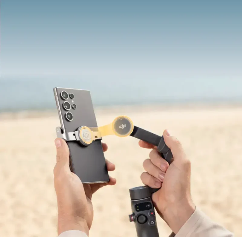 Magnetic attachment for smartphone on DJI Osmo Mobile 7P gimbal